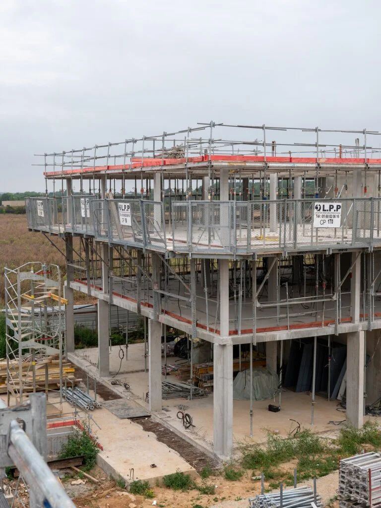 <p>Photo d'un chantier de construction.</p>