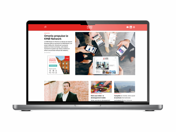 <p>Mock-up du site KMØ Network sur un ordinateur portable.</p>